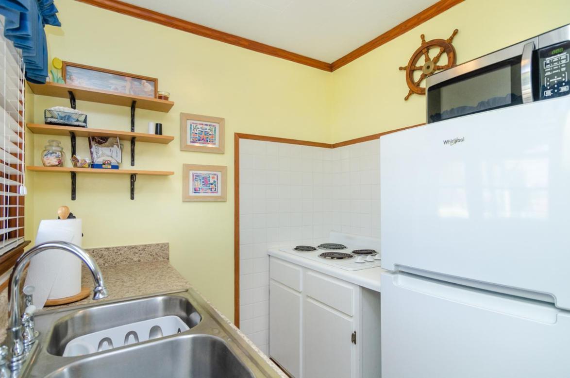 The Pelican Hidden Treasure Inn Room 2 By Bryant Real Estate Kure Beach Kültér fotó